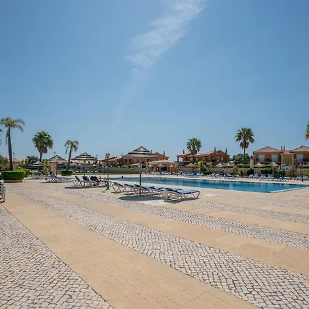 Beautiful On Boavista Golf - Daily Service & Access Villa