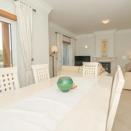 Vila Beautiful On Boavista Golf - Daily Service & Access