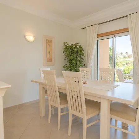 Beautiful On Boavista Golf - Daily Service & Access * Lagos