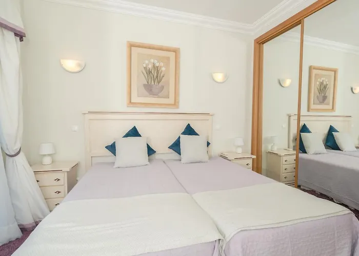 Beautiful On Boavista Golf - Daily Service & Access 빌라 라고스