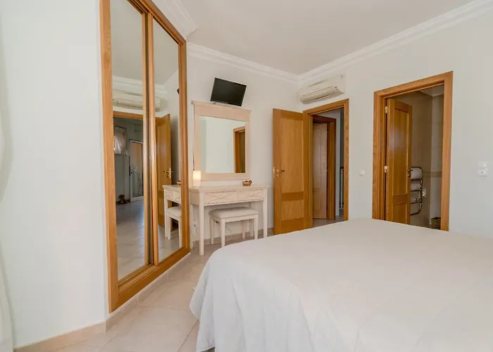 Beautiful On Boavista Golf - Daily Service & Access 빌라