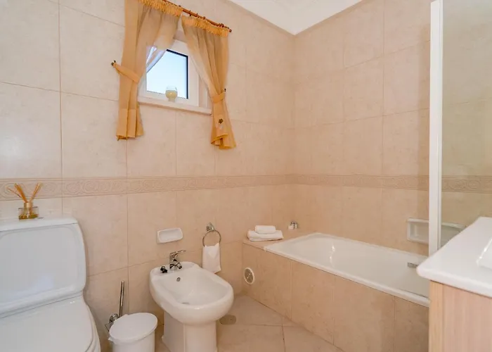 Beautiful On Boavista Golf - Daily Service & Access 빌라 라고스