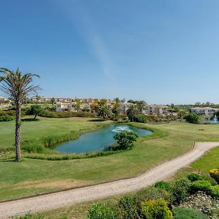Villa Beautiful On Boavista Golf - Daily Service & Access Lagos