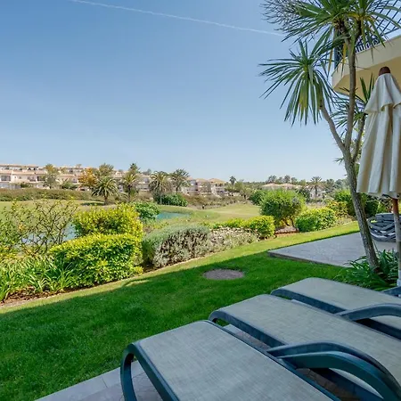 Villa Beautiful On Boavista Golf - Daily Service & Access Lagos